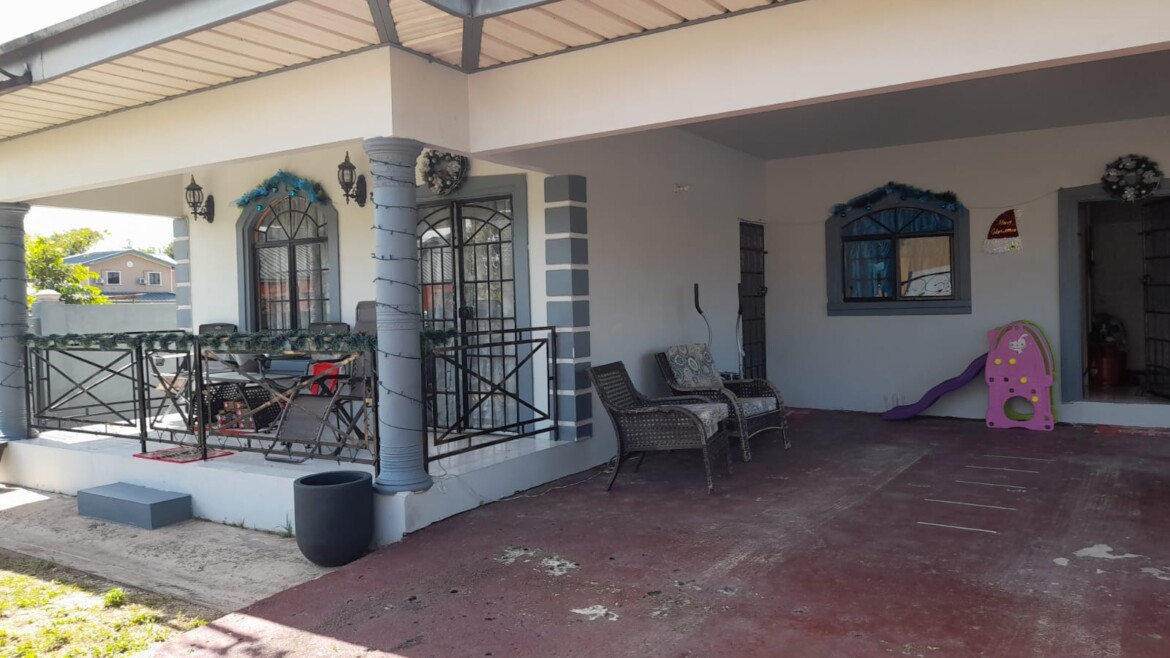 Crystal Gardens, Freeport (gated community)